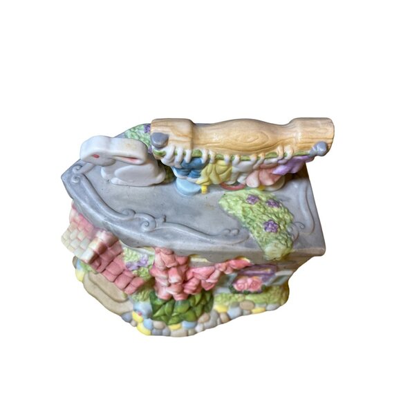 Easter village Laundry Shop Building Lighted - Picture 3 of 16